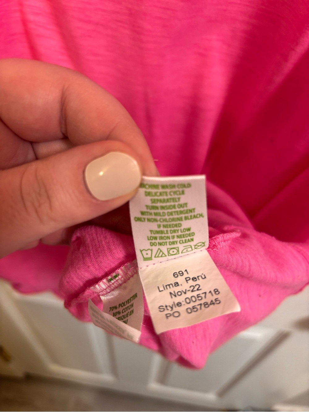 Lilly Pulitzer Etta Scoop Neck Tee – Hot Pink – Size XL - Picture 5 of 5